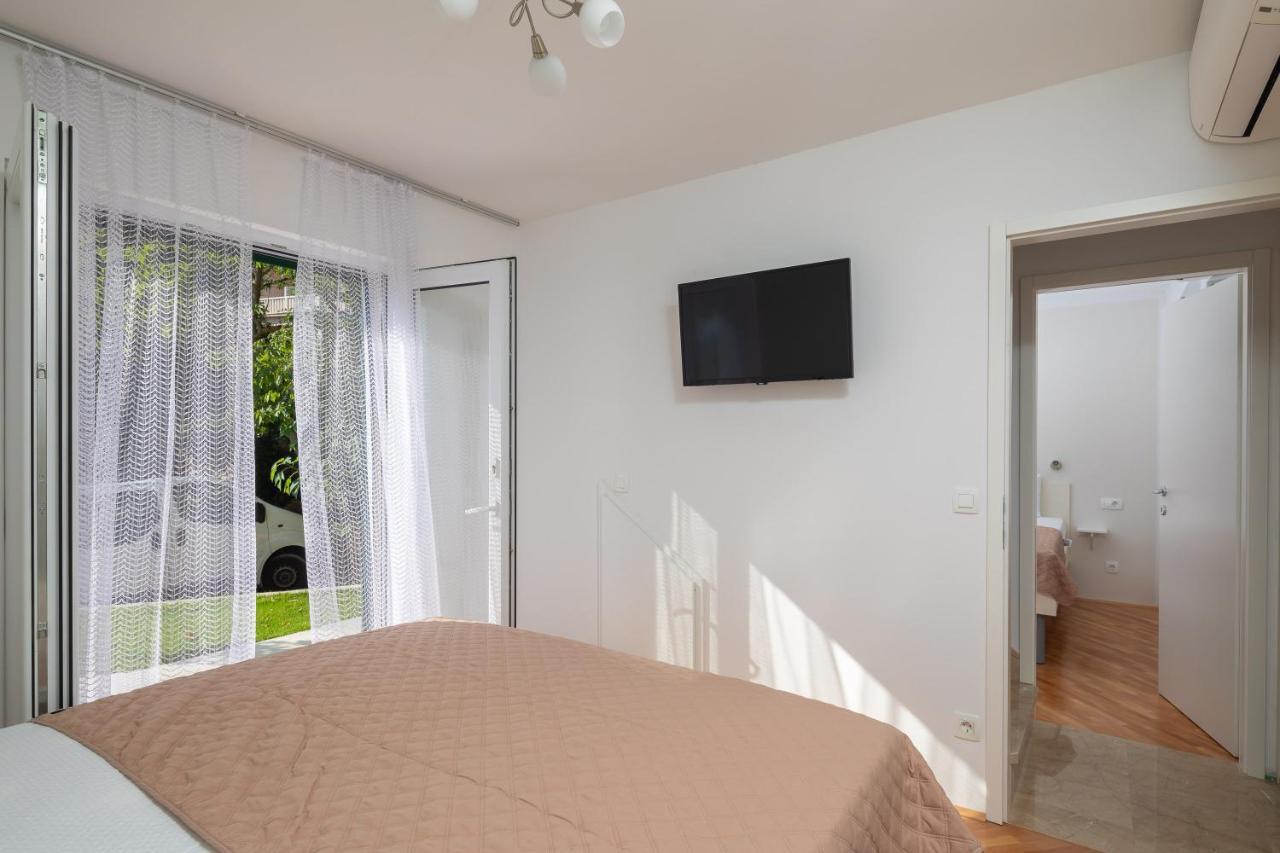 Villa Leoma With Heated Pool Marusici  Exterior photo