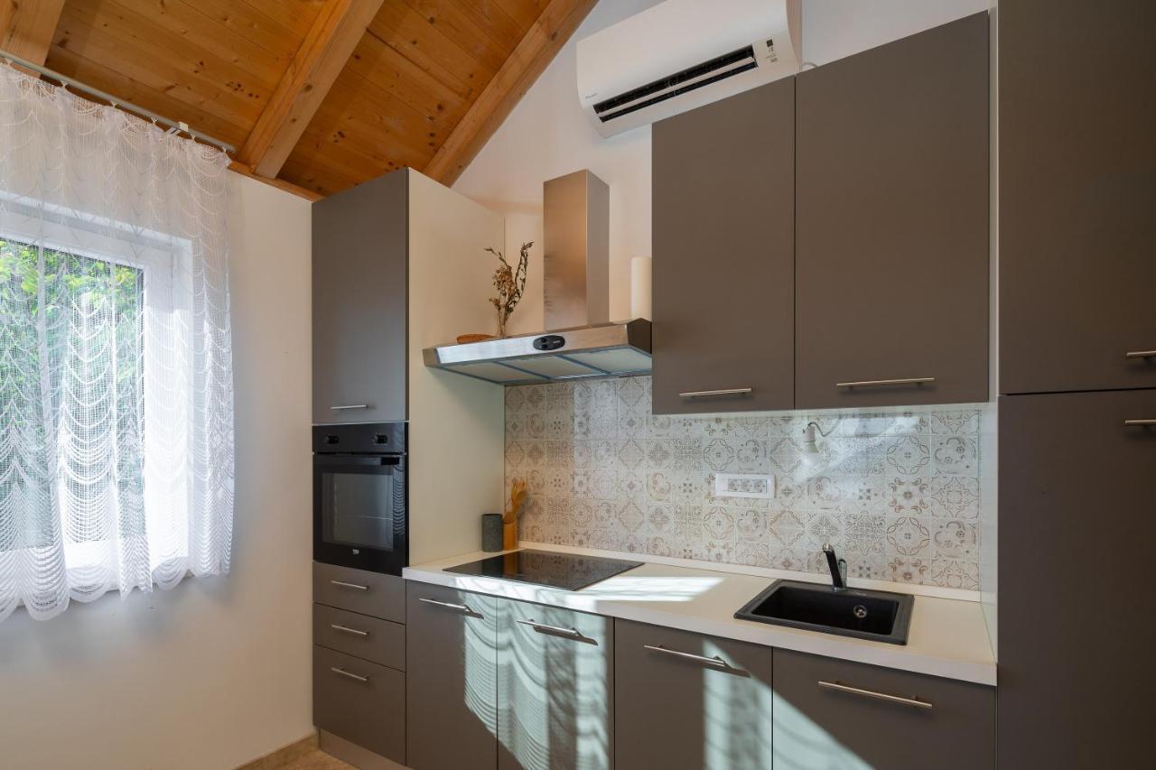 Villa Leoma With Heated Pool Marusici  Exterior photo