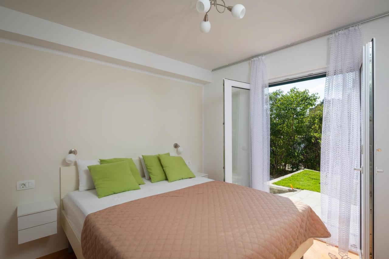 Villa Leoma With Heated Pool Marusici  Exterior photo